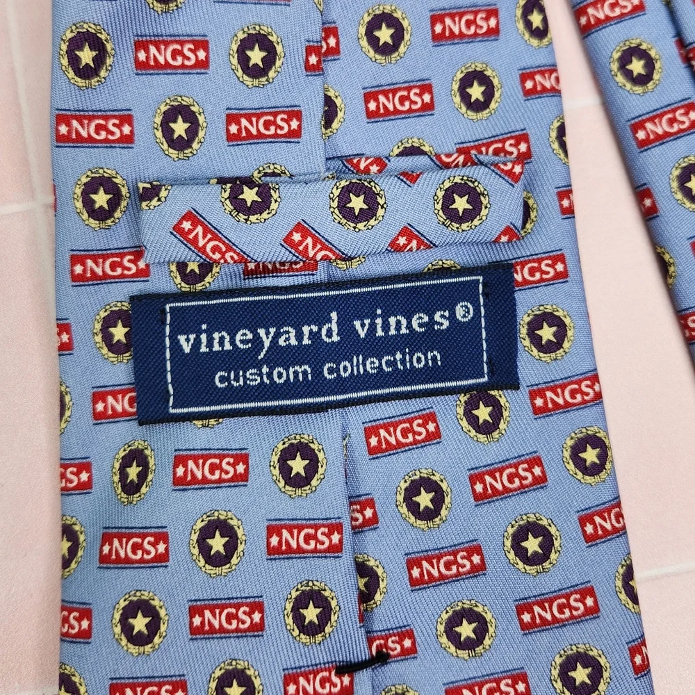 Vineyard Vines No Greater Sacrifice Tie